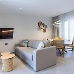 Milva Mare Luxury 아파트 *
